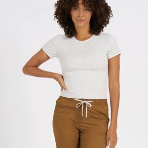 Vuori Pose Fitted Tee